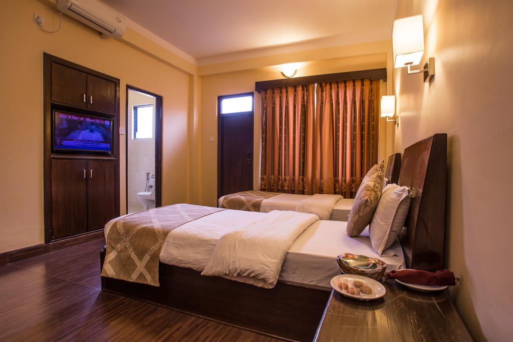 Hotel Peninsula Покхара Экстерьер фото