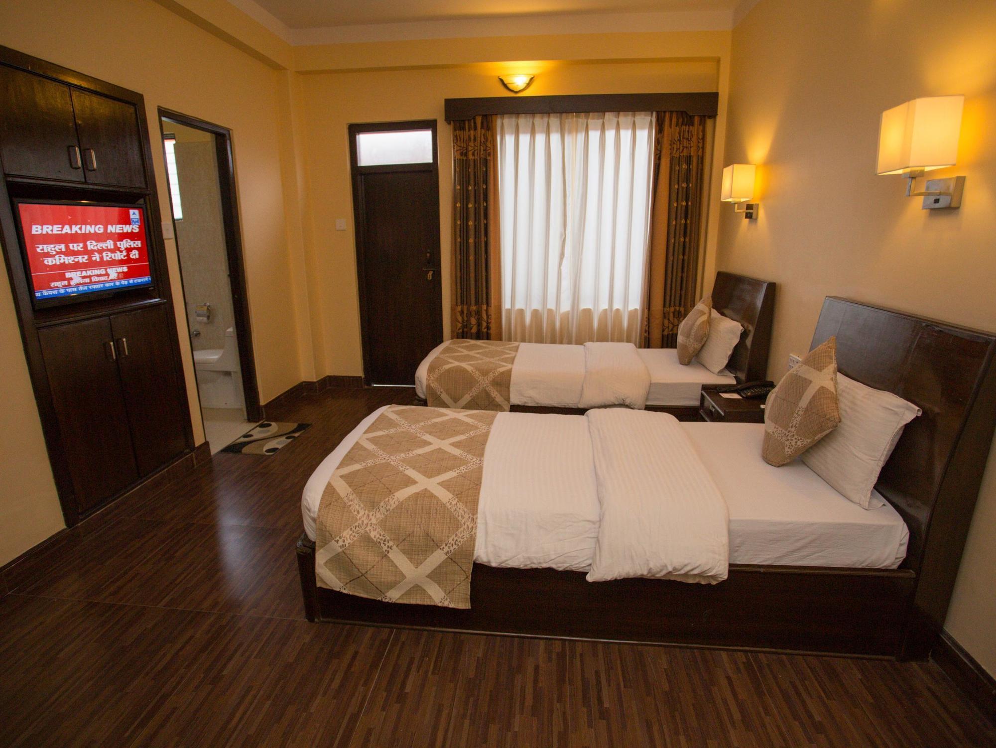 Hotel Peninsula Покхара Экстерьер фото