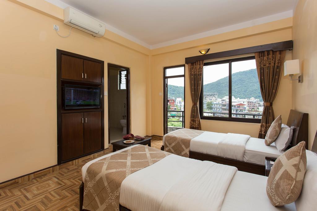 Hotel Peninsula Покхара Экстерьер фото